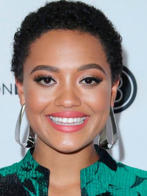 Кирси Клемонс
Kiersey Clemons
